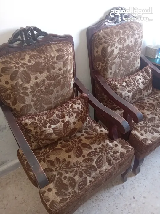 طقم كنب بحاله جيده للبيع