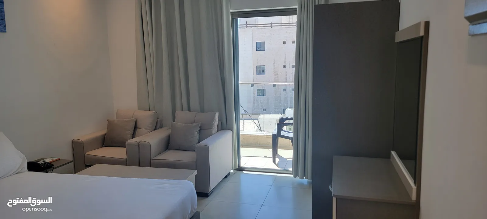 شقة فندقية فاخرة VIP  للإيجار  اليومي فقط فقط للعائلات في جبل الحسين سوبر ديلوكس