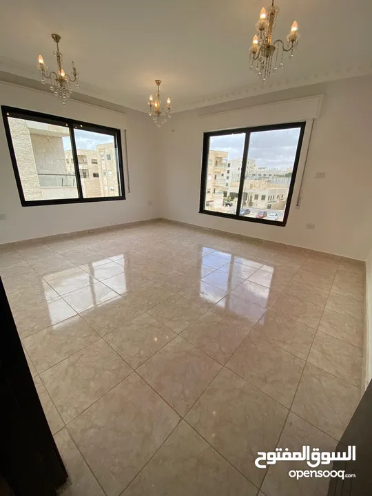 شقة دوبلكس للبيع طابق ثالث مع روف في شفا بدران