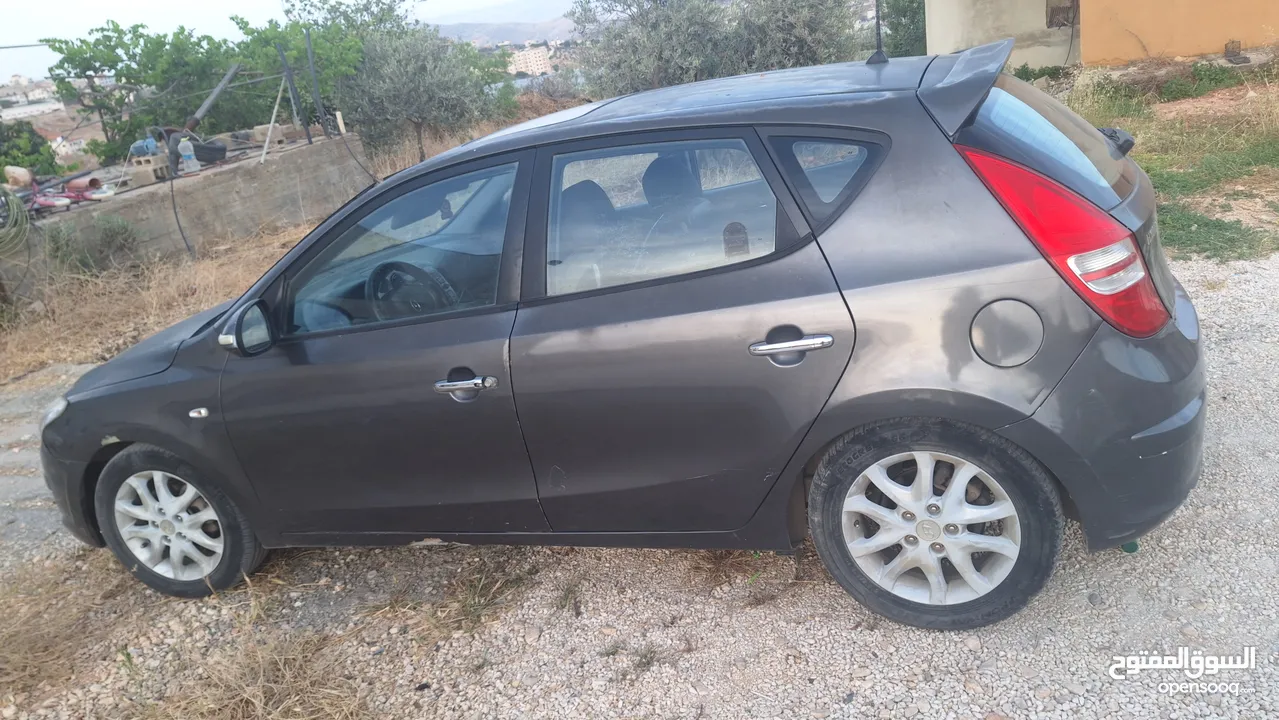هيونداي i30 مطور 2000 للبيع بوضع ممتاز