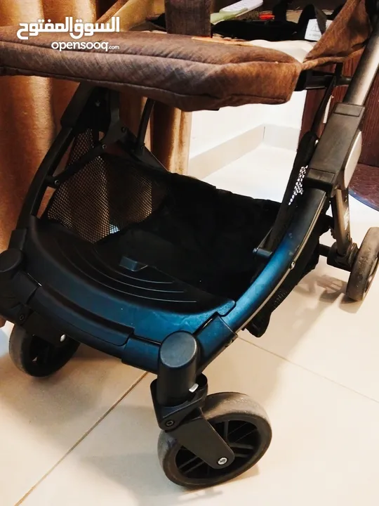 عرباية شارع للأطفال تتحول تخت قابله للطي -نوع كيدلو استخدم شهرين تتسع لطفليين