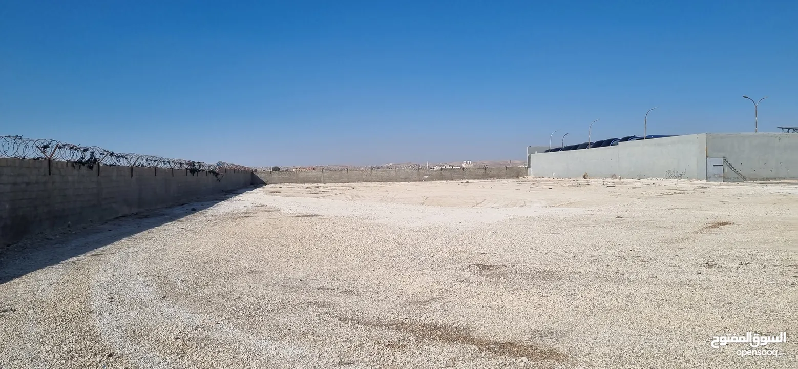 ارض استثمارية للايجار حاصلة على ترخيص تجاري