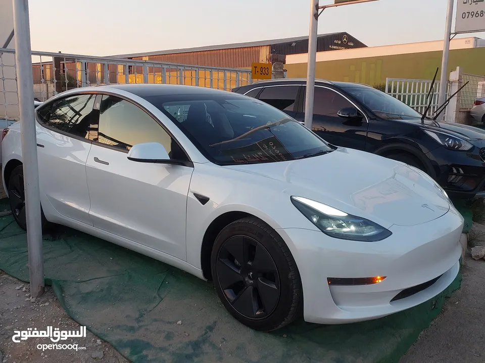 تيسلا Model 3 2022 / جمرك جديد متوفر عدة موديلات واصناف والالوان