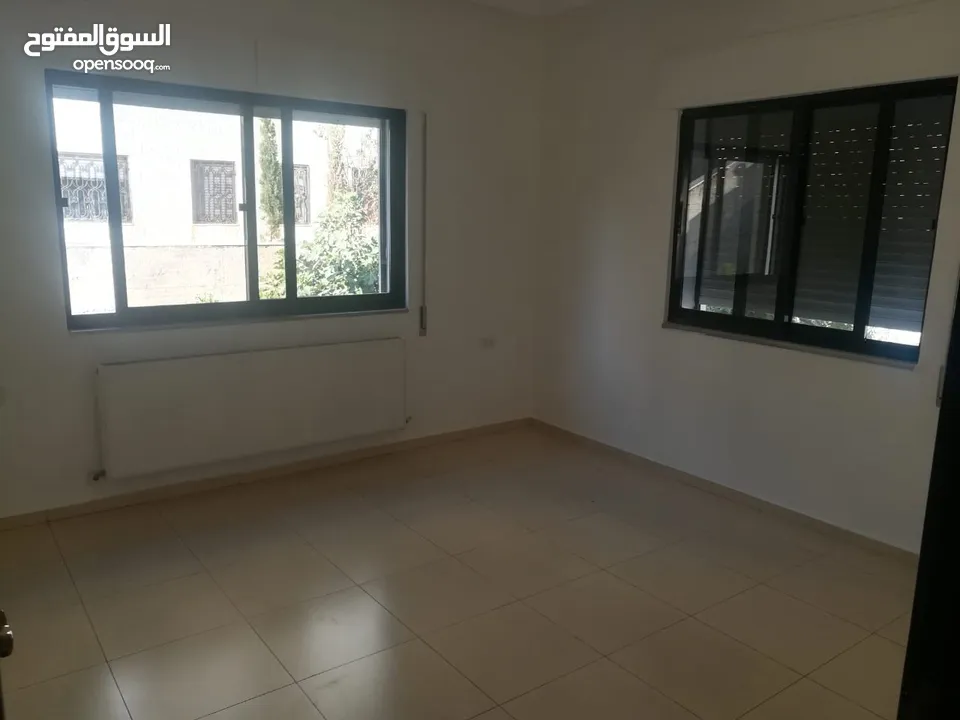 طابق مستقل من فيلا للايجار في ضاحية الرشيد مقابل فندق قصر الحرير