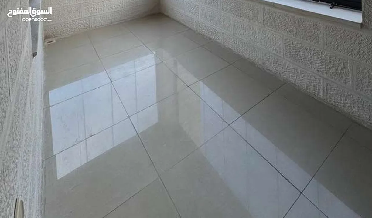 شقة طابقية - الصويفية - 3نوم 1ماستر - 240م - قرب الخدمات العامة