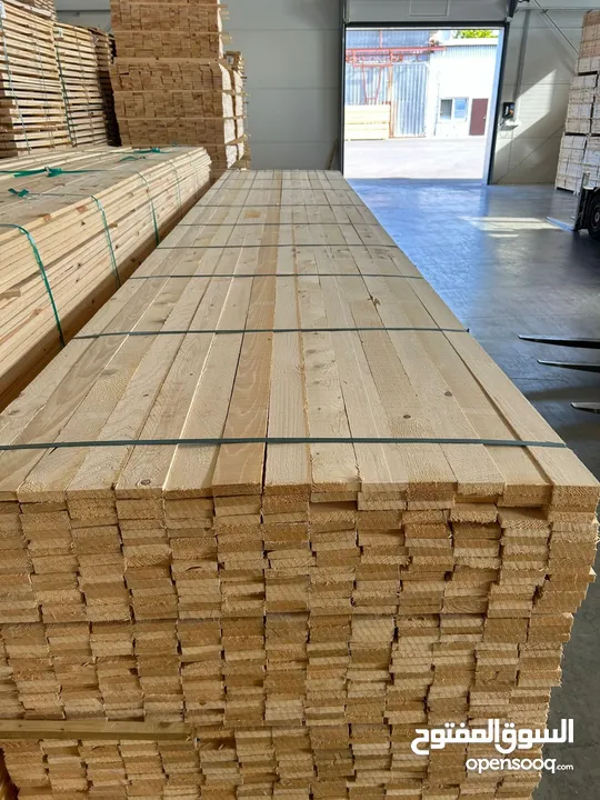 خشب ابيض Pine KD  و خشب سويد Spruce جاهز للشحن من اوروبا الى العقبة بافضل سعر