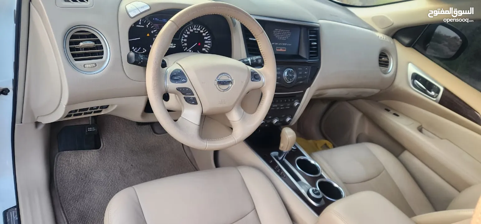 Nissan pathfinder 2013 Model  full option gcc