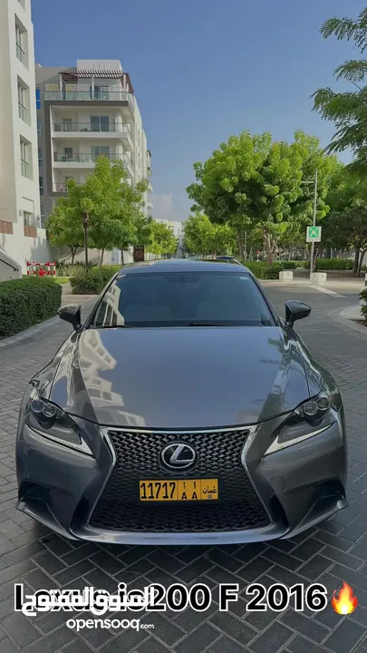 Lexus is200 F 2016 في قمة النظافه