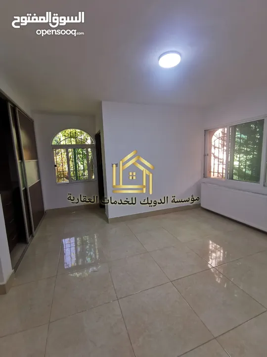 شقة فارغة - دابوق - 2نوم - ترس - مدخل مستقل