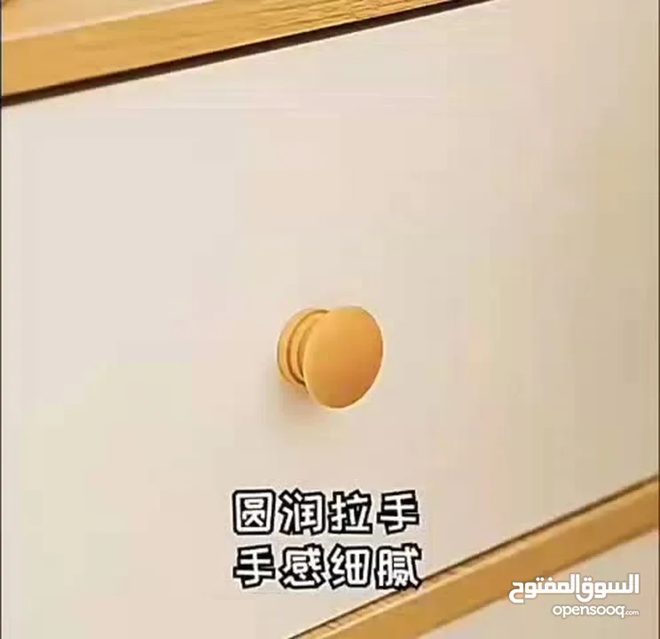 مزنزن خشبي فاخر بتصميم عصري وراقي خامة خشبية متينة وثابتة  ألوان عصرية تناسب جميع أنواع الأثاث