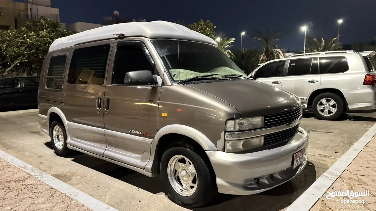 Royal Chevy Astro Van , VIP