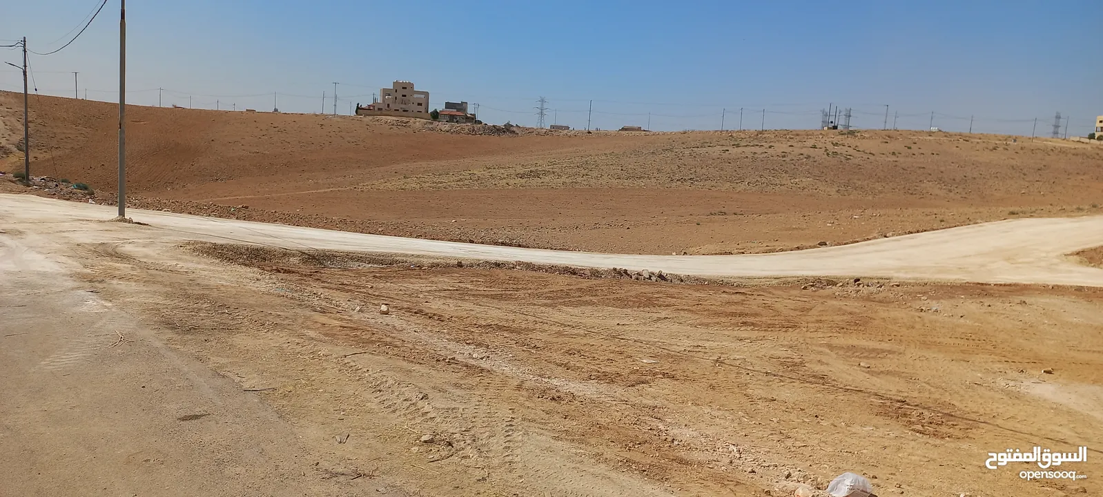 أرض البيع منطقة البيضاء حوض الحميدين 500متر بسعر مغري تبعد عن جمرك عمان الجديد كيلو ومائة