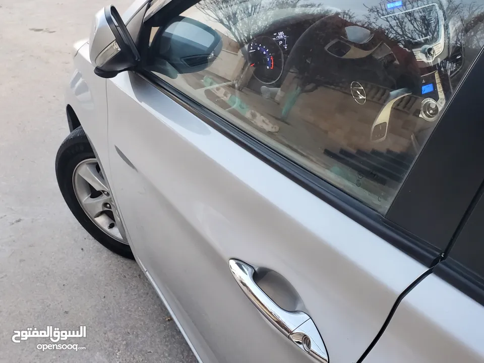 هيونداي افانتي MD موديل 2012 بنزين اصلي فحص كامل 7 جيد Hyundai Avanti MD