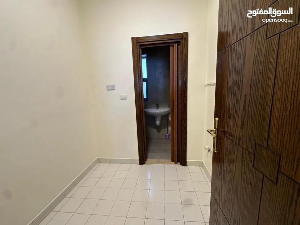Unfurnished apartment for rent 4th Circle ( Property 38360 )-174796324