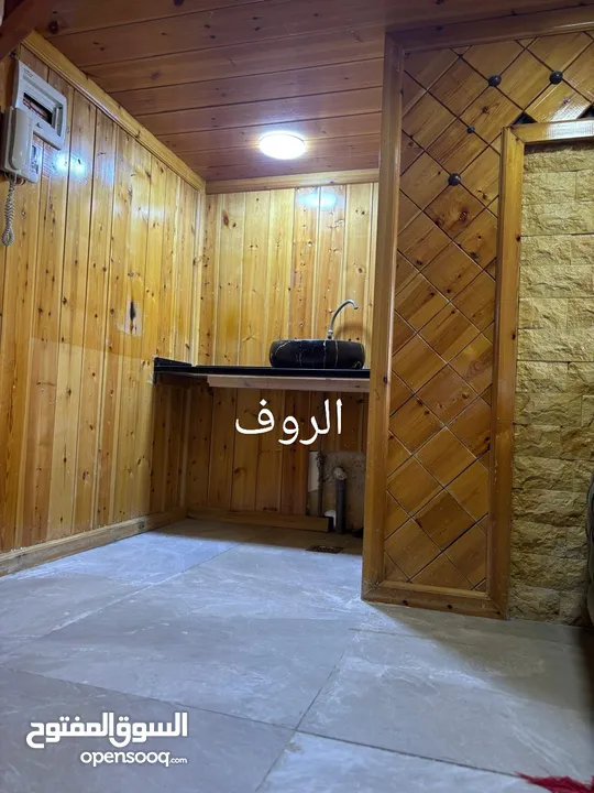 لمن يرغب بالسكن أو الاستثمار شقة مع روف فاخرة تشطيب ديلوكس في اجمل مناطق الجبيهة للبيع بسعر مميز