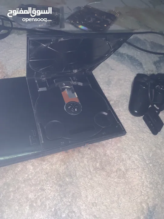 بلايستيشن 2 حاله ممتازه جدا مع كل ملحقاتها بسعر 20 غير قابل للتفاوض مع 3 أيادي و 2 سيدي