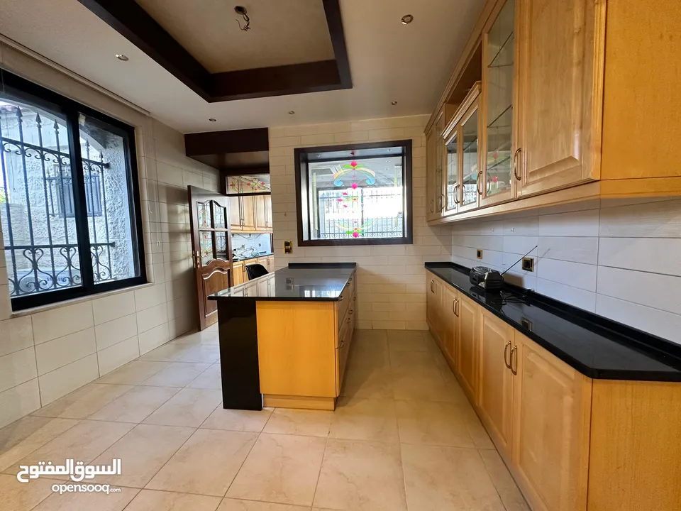 فيلا غير مفروشة للايجار في عبدون ( Property 43186 )-174847680