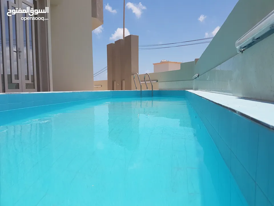 luxury Villa for rent فيلا راقية للايجار بعوقد