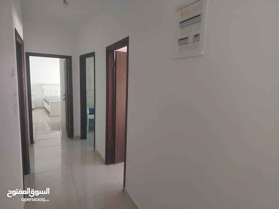 شقه في البيره قرب شارع القدس