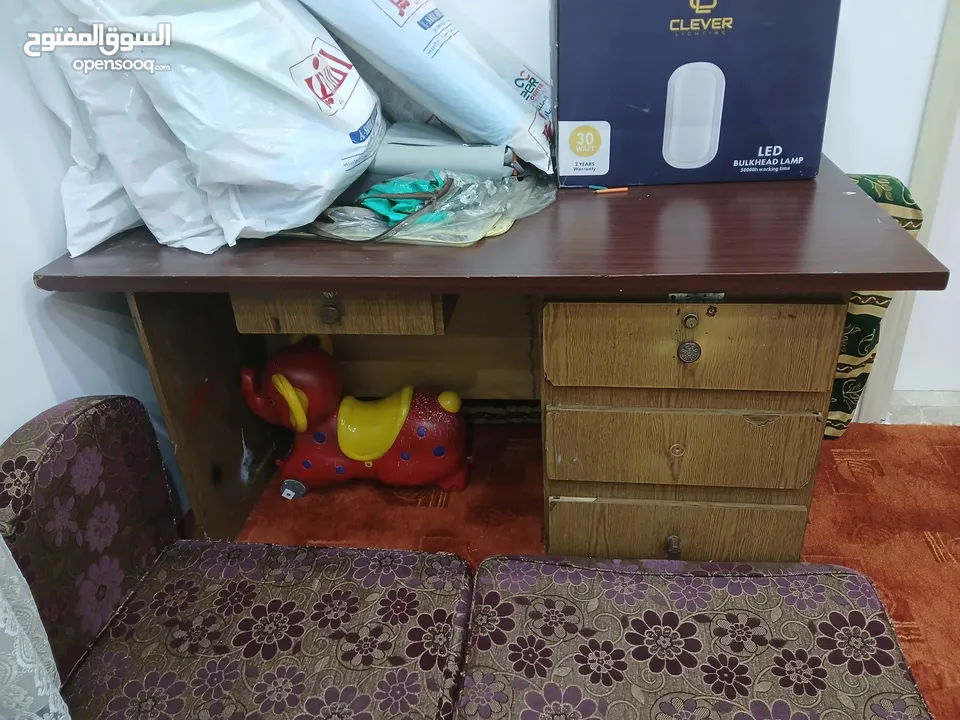 طاوله مكتب دراسه او عمل ثقيله خشبها الاصلي