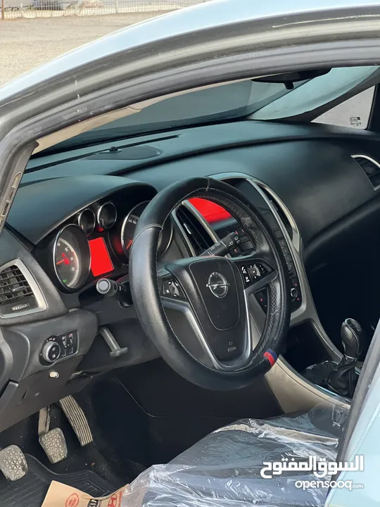 اوبل استرا 2013