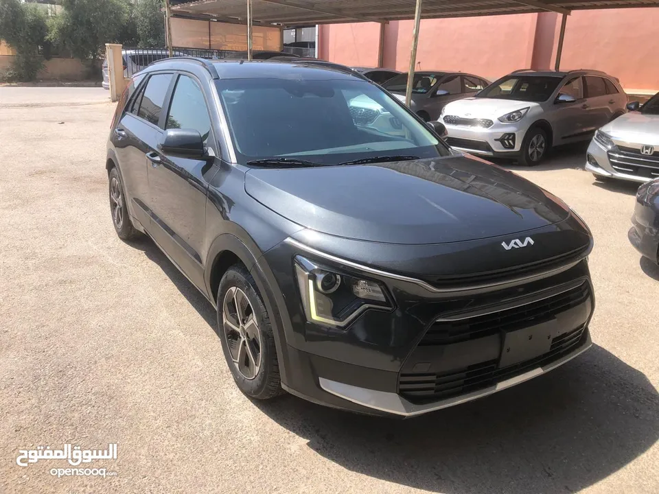 للبيع - كيا نيرو 2024 (ممشى قليل)