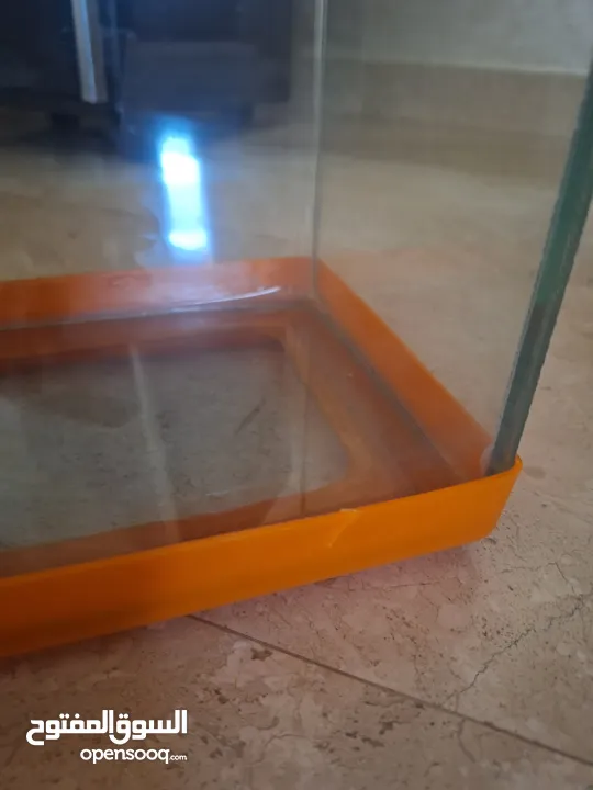 fish tank  حوض سمك مستخدم استخدام يوم واحد فقط  القياسات موضحه في الصوره  زجاج