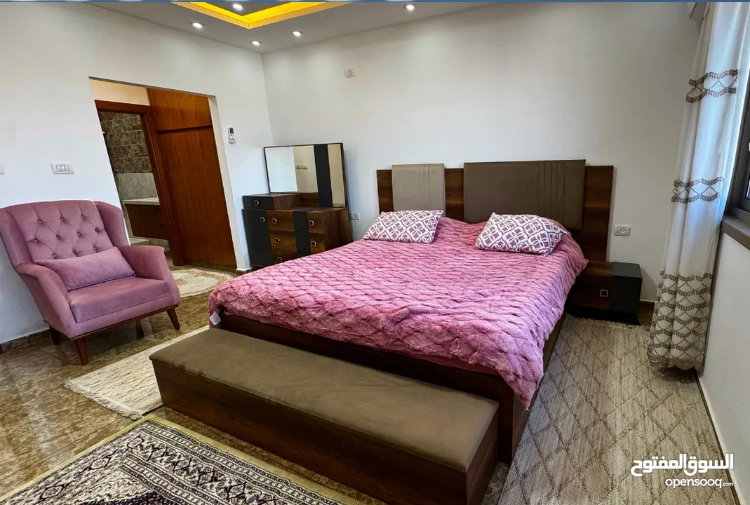 روف للايجار مفروش في اجمل مناطق رام الله والبيرة التواصل مع المالك مباشرة دون وسيط 1250 دولار