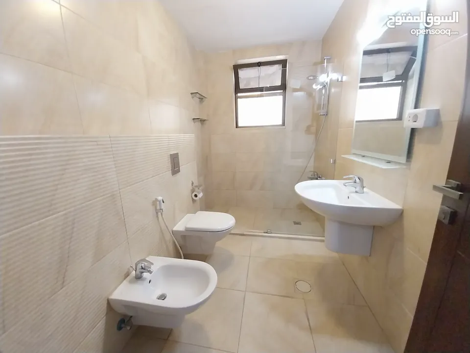 شقة غير مفروشة للإيجار 200م2 ( Property 18960 )-175072801