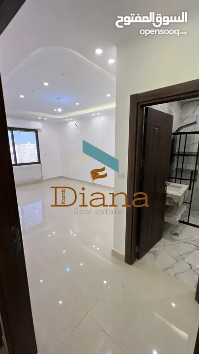 شقة فاخرة للإيجار – لم تُسكن من قبل  طريق المطار - البنيات - 4 نوم - 2 ماستر