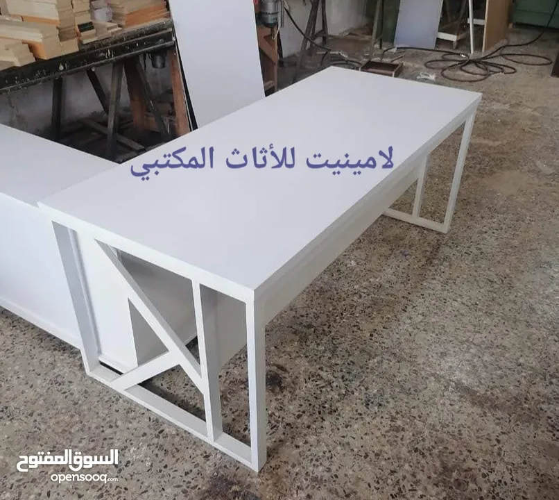 مكتب مدير خشب ومعدن بعدة الوان مع إمكانية اختيار اللون والقياس حسب الطلب