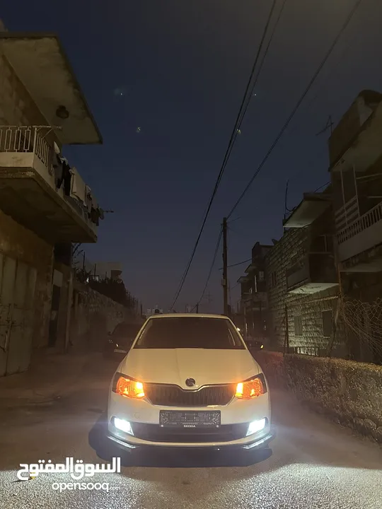 سكودا فابيا ترخيص 2015 للبيع كاش أو دفعه وشكات السياره جديده ما شاء الله.