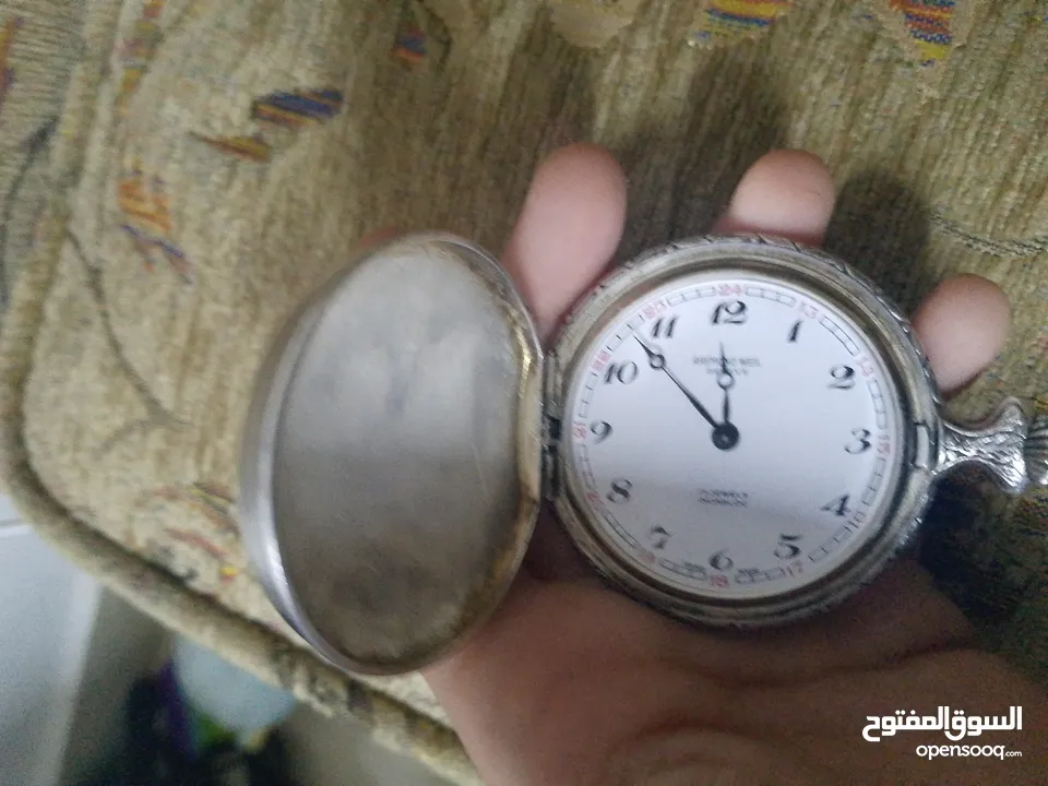 ساعه انتيكا ريموند ويل معها حرف K فضة