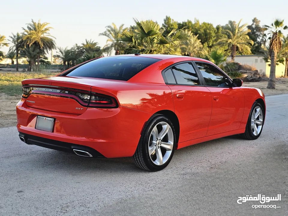 2018 Dodge Charger Sxt plus v6