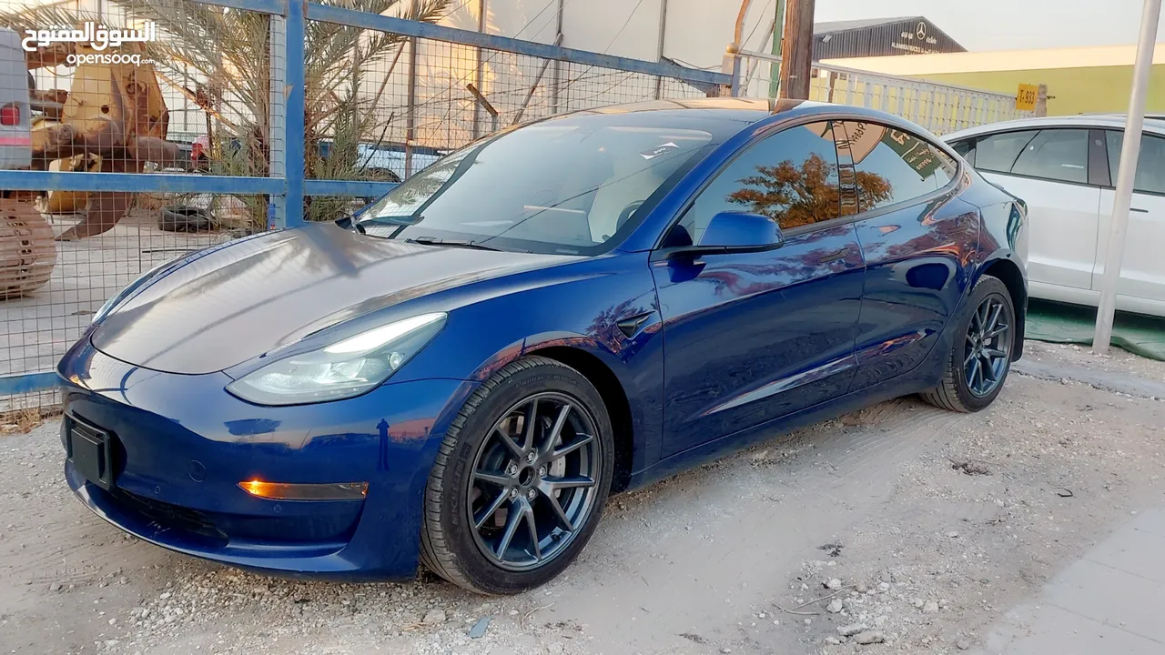 تيسلا Model 3 2023  / جمرك جديد متوفر عدة موديلات واصناف والالوان