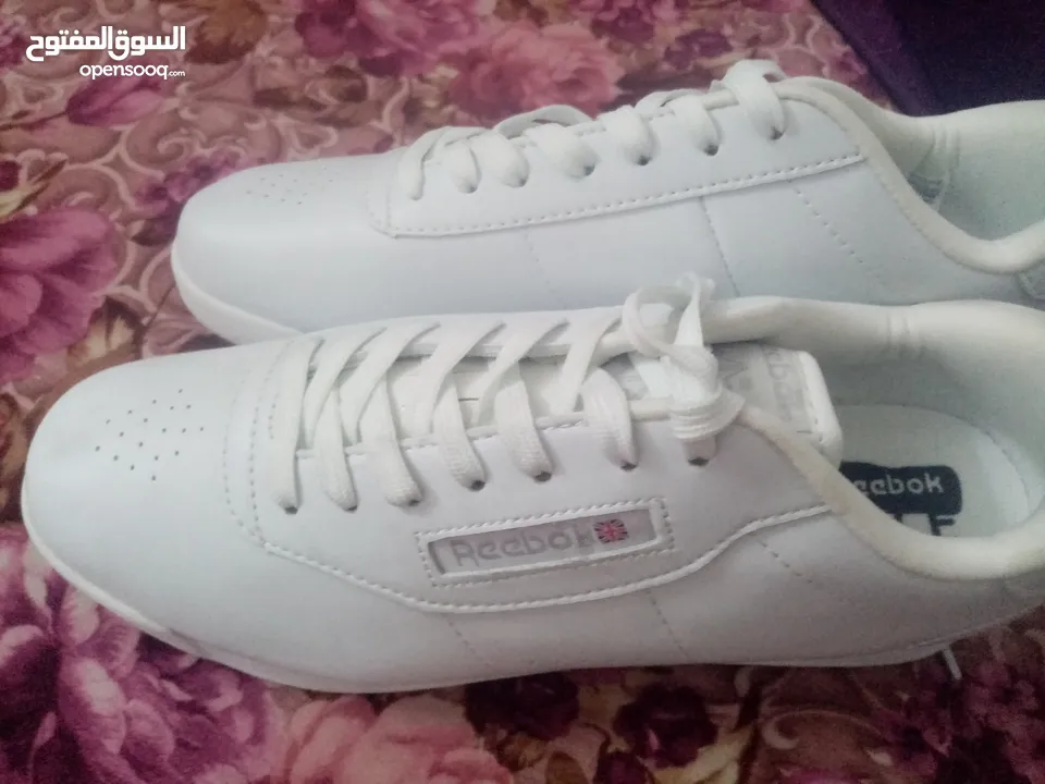 حذائين ريبوك غير مستعمل صناعه فيتنام