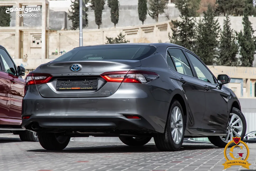 Toyota Camry Gle 2024  السيارة وارد و كفالة الشركة و قطعت 16,000 كيلو
