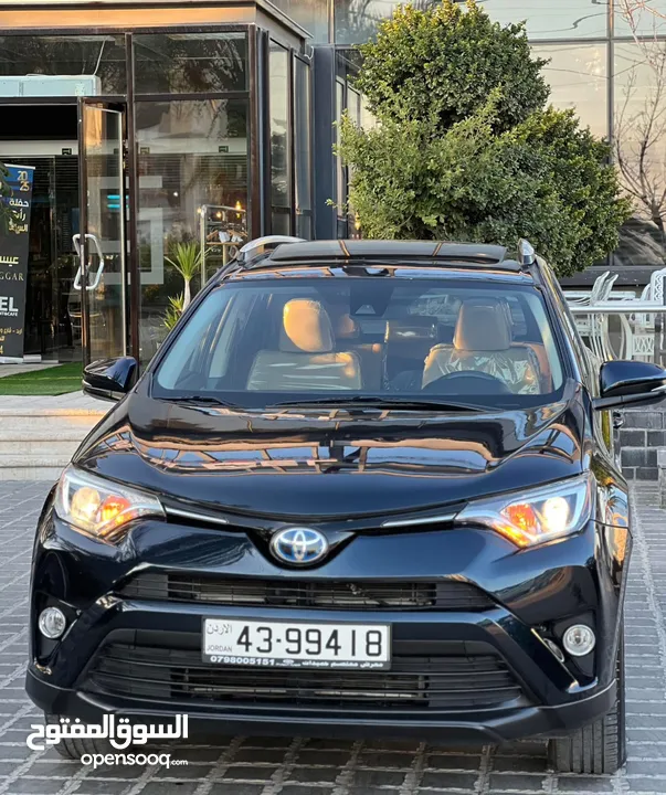 TOYOTA RAV4 2018 فل مع فتحة XLE