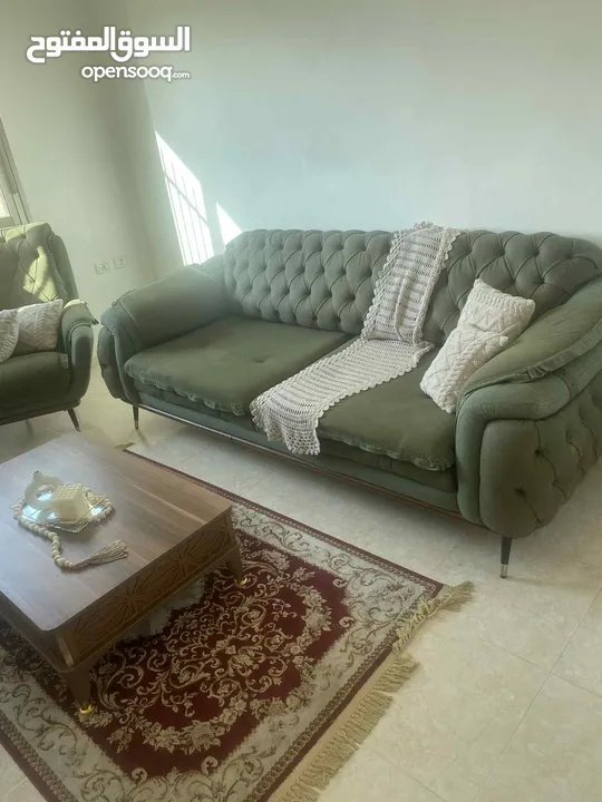 طقم كنب بحاله جيدة