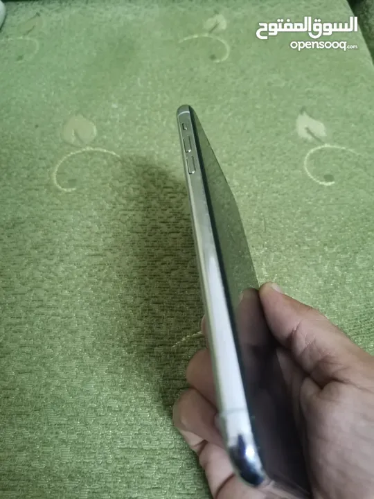 آيفون 11 برو ماكس  ذاكره 512  بطاريه 92  نموذج M/A اللون ابيض  مستعمل بحال الوكاله