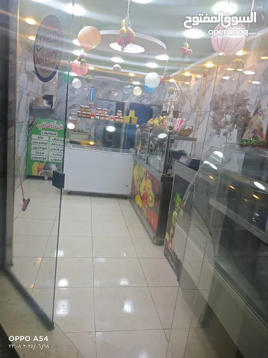 محل عصائر وكوكتيل وافل وكريب وبوظه عربيه وكيك للبيع
