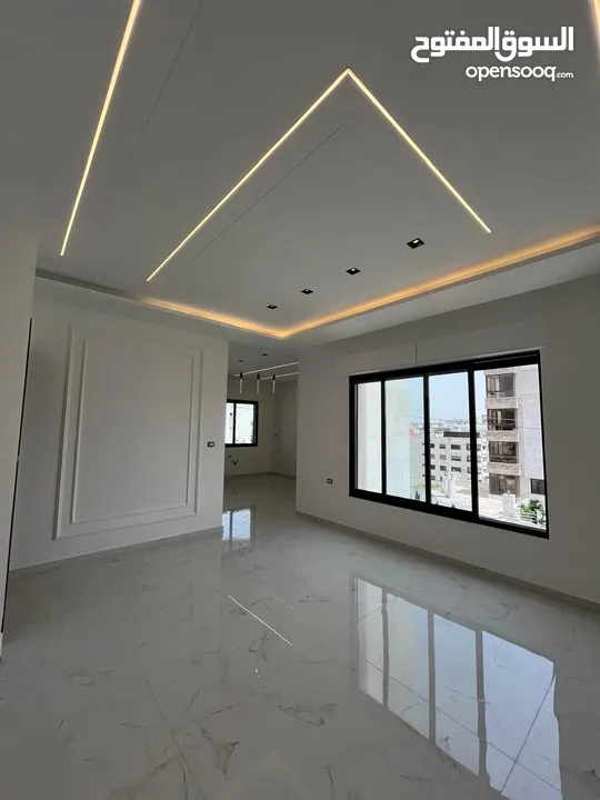 شقة طابق ثالث مع روف بإطلالة خيالية في ضاحية النخيل