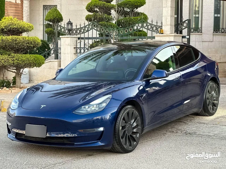 Tesla Model 3 Performance 2022  جمرك اليوم ترخيص وتأمين سنه كامله