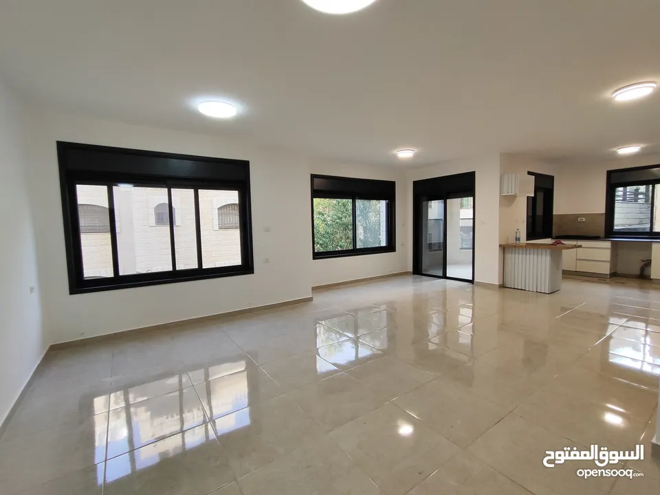 شقة جديدة غير مفروشة للايجار في الطيرة قرب فلل عادل المصري