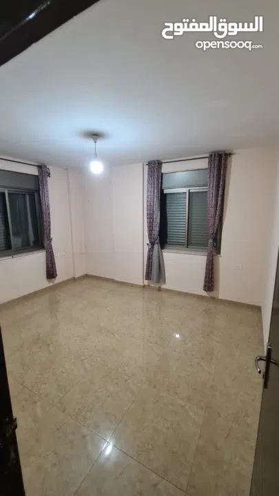 شقة غير مفروشة للايجار بجانب عسل وبصل بين الماصيون وام الشرايط