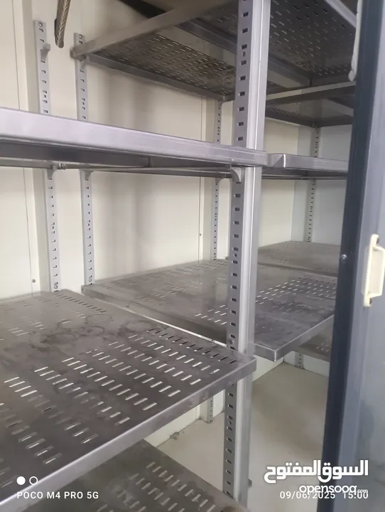 ثلاجه اربع ابواب خدمه ذاتيه للبيع بسعر حرق على الفحص الكامل شغاله 100% تواصل مع صاحب الثلاجه مباشره