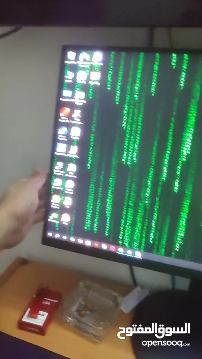 شاشة كمبيوتر ips