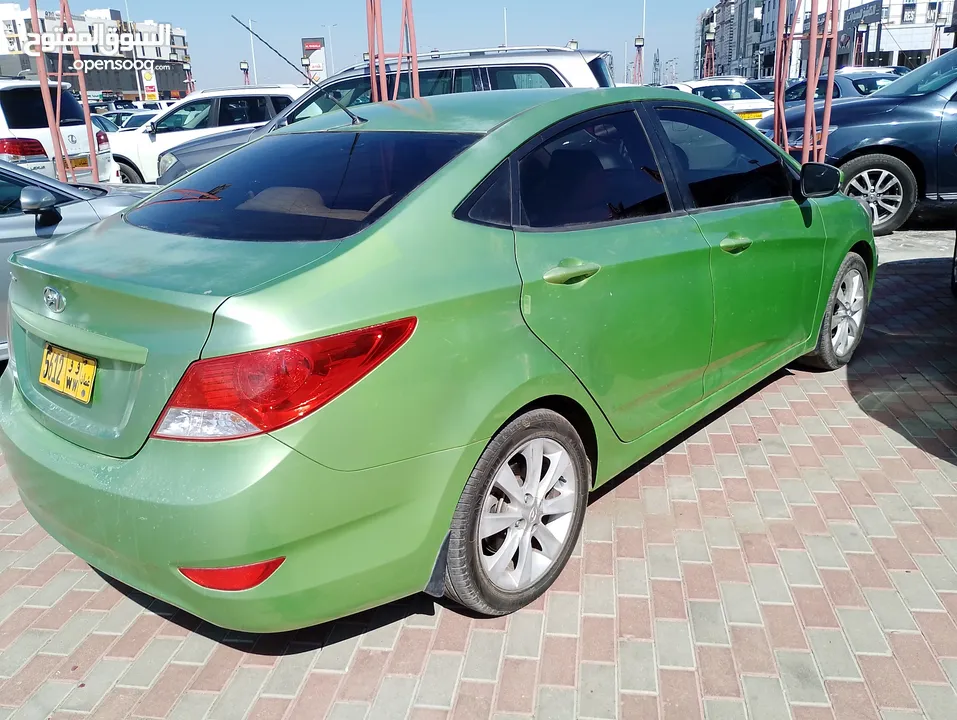 مالك اول استخدام داخل نزوه فقط90000 km   1600 اقتصادى جدا  first owner very neet car