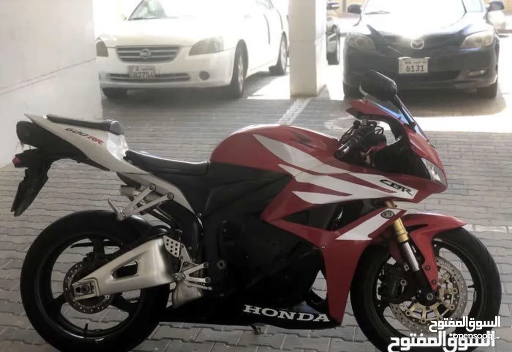 هوندا CBR600RR شرط الفحص موديل 2012 بحالة جيده السعر 1,250