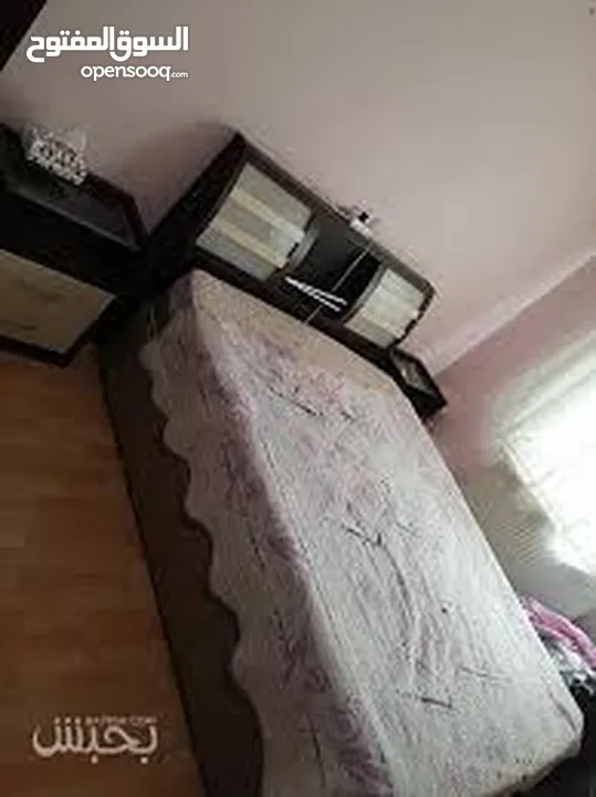 تخت تفصيل ستعملة بحالة ممتازة للبيع المستعجل حط سعر بحق الله وشيل الصورة للتمويه تخت مزدوج مع فرشتو